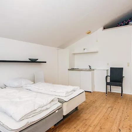 16 Person In בית נופש