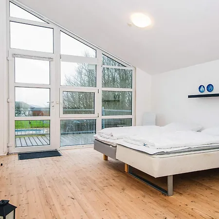 16 Person In בית נופש Højer