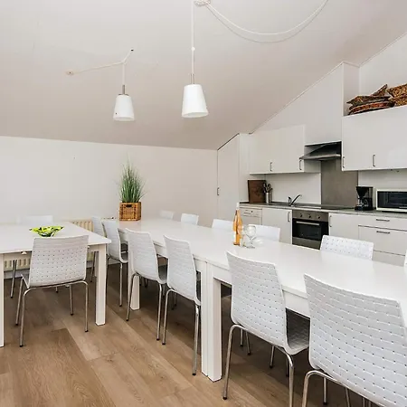 בית נופש 16 Person In *