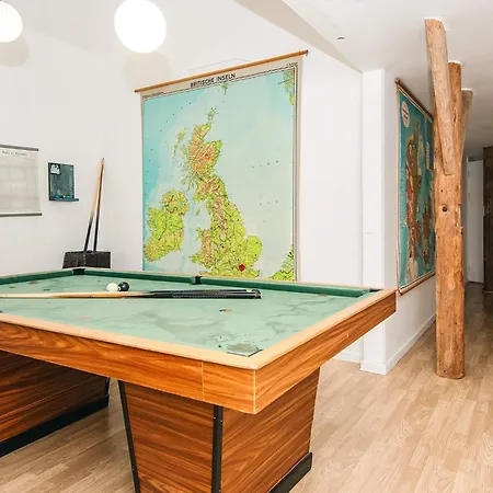 בית נופש 16 Person In *